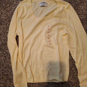 Women's thin light yellow sweater NWT